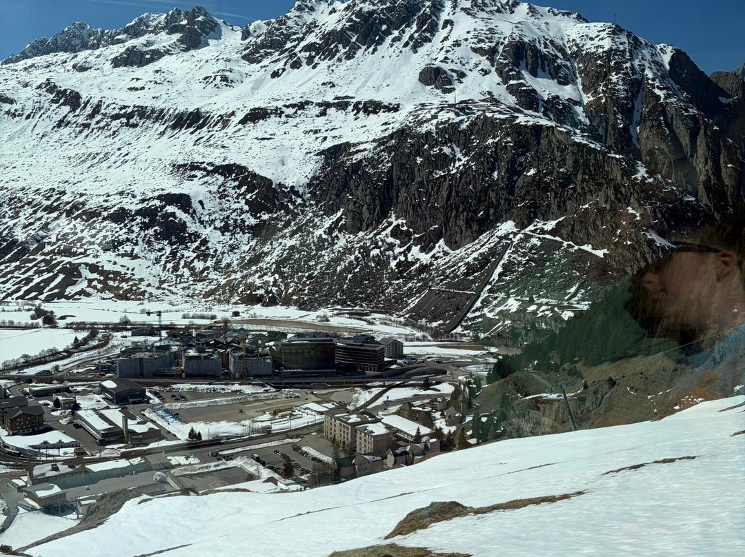 阿尔布拉&尤利尔酒店主图