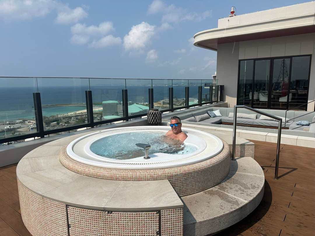 冲绳王子宜野湾海景大酒店主图