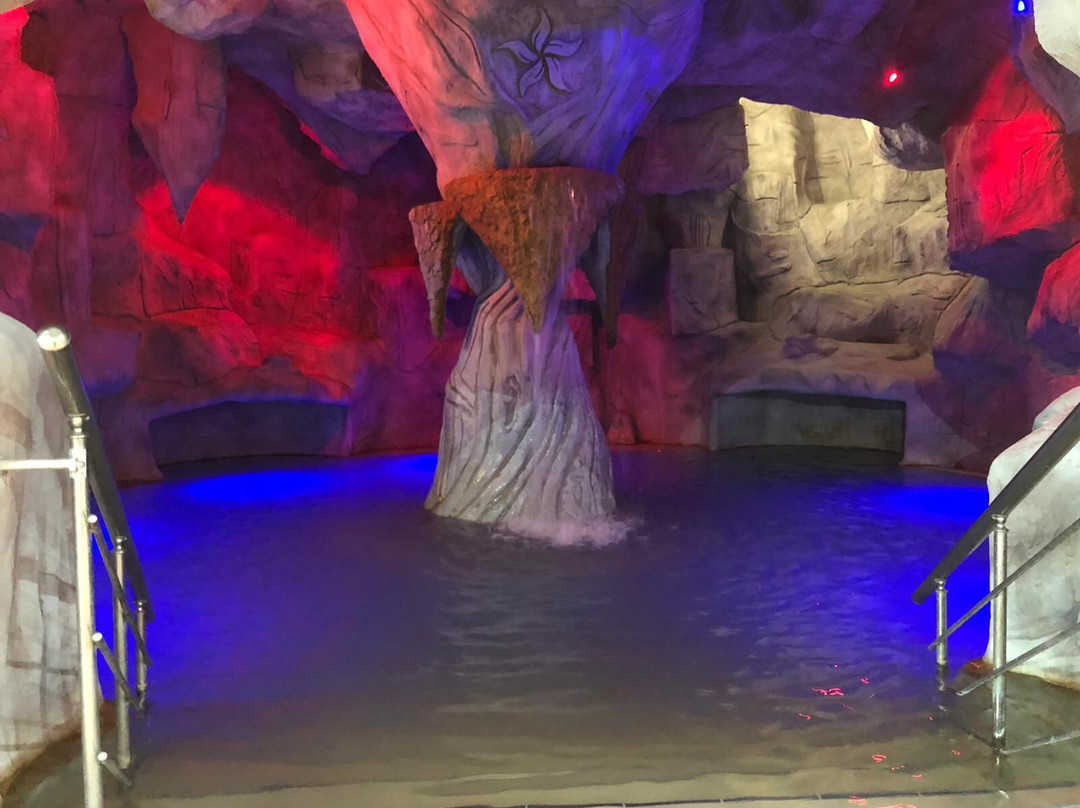 奥兹古尔温泉水疗大酒店主图