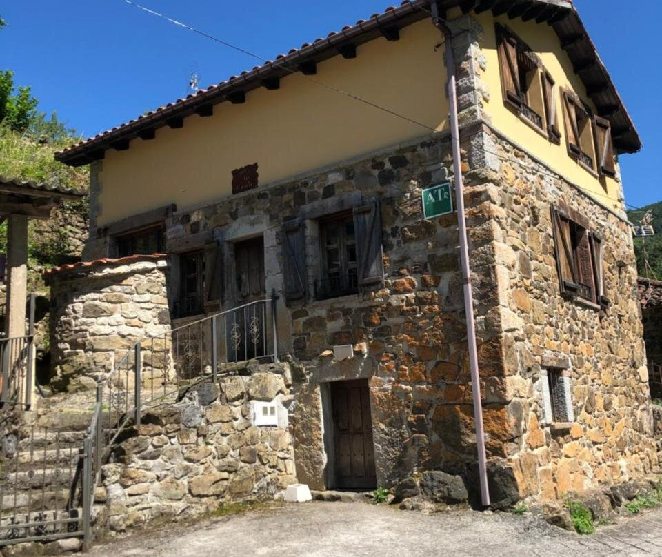 Apartamentos La Senda