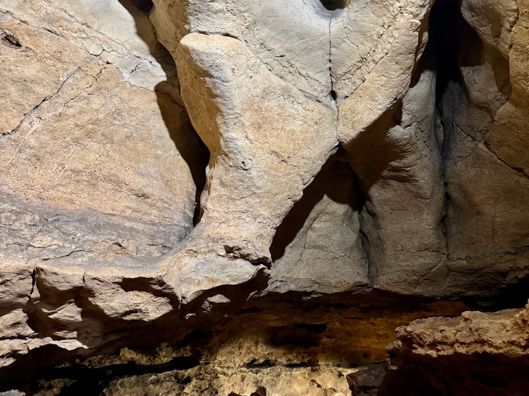 Cueva Del Agua-Orbaneja del Castillo必去景点