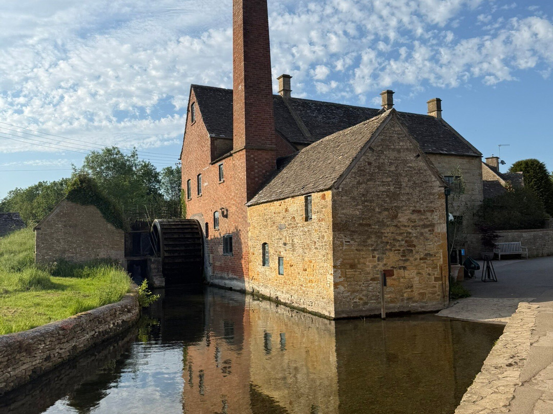 Lower Slaughter to Upper Slaughter walk-下斯劳特村必去景点