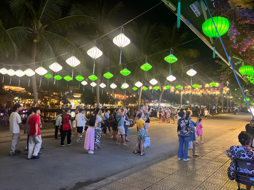 The Shamrock Irish Pub & Restaurant Hoi An