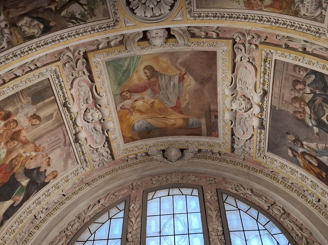 COMUNITÀ  PASTORALE SANTI APOSTOLI-布鲁纳泰必去景点