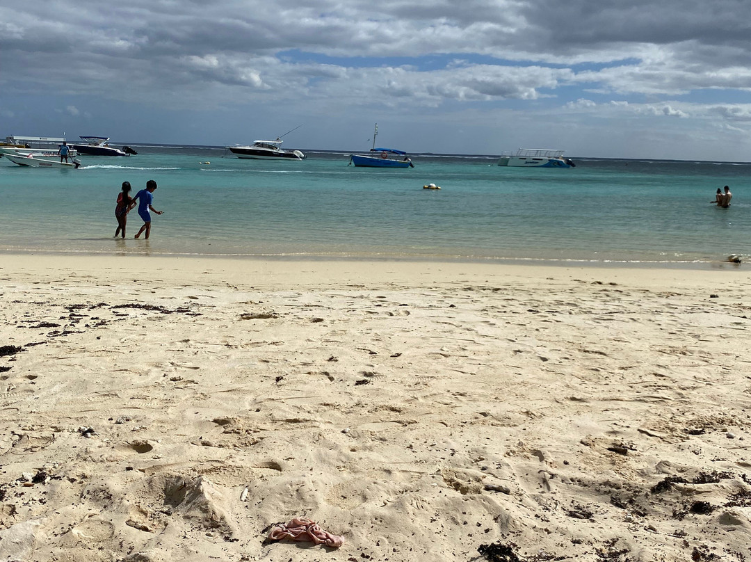 Plage de Trou aux Biches-卓欧毕雪必去景点