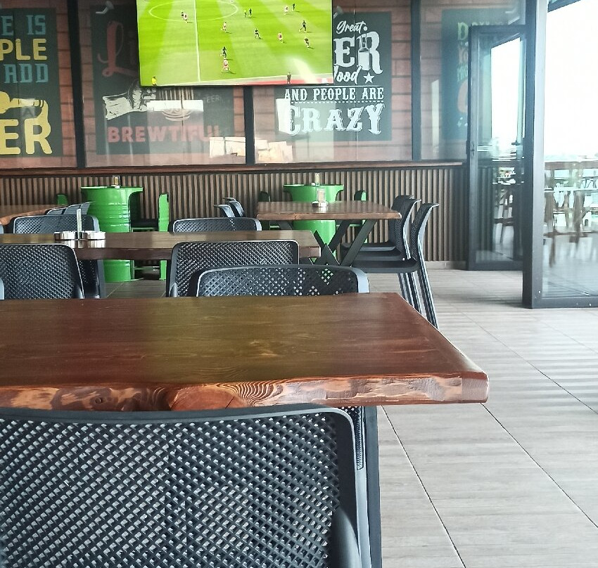 萨拉米斯湾康提酒店主图