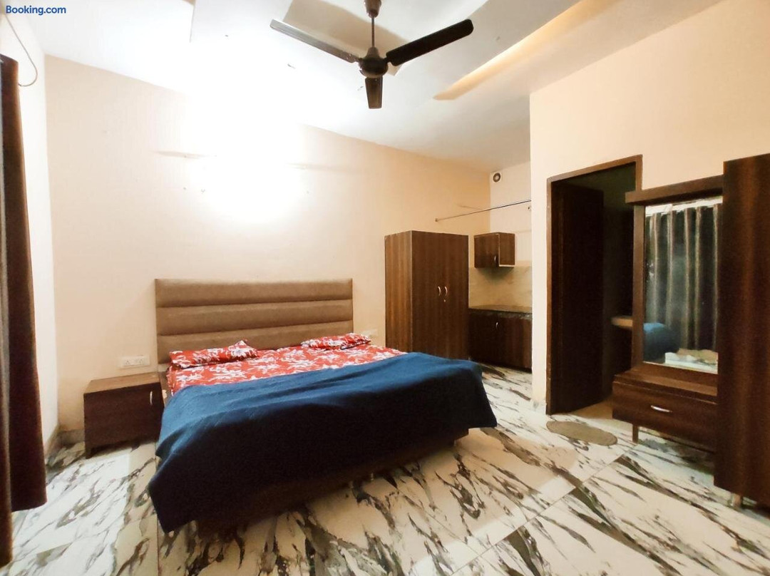 THE HEAVEN HOMESTAYS - A Budget Rooms By Dhesi Group