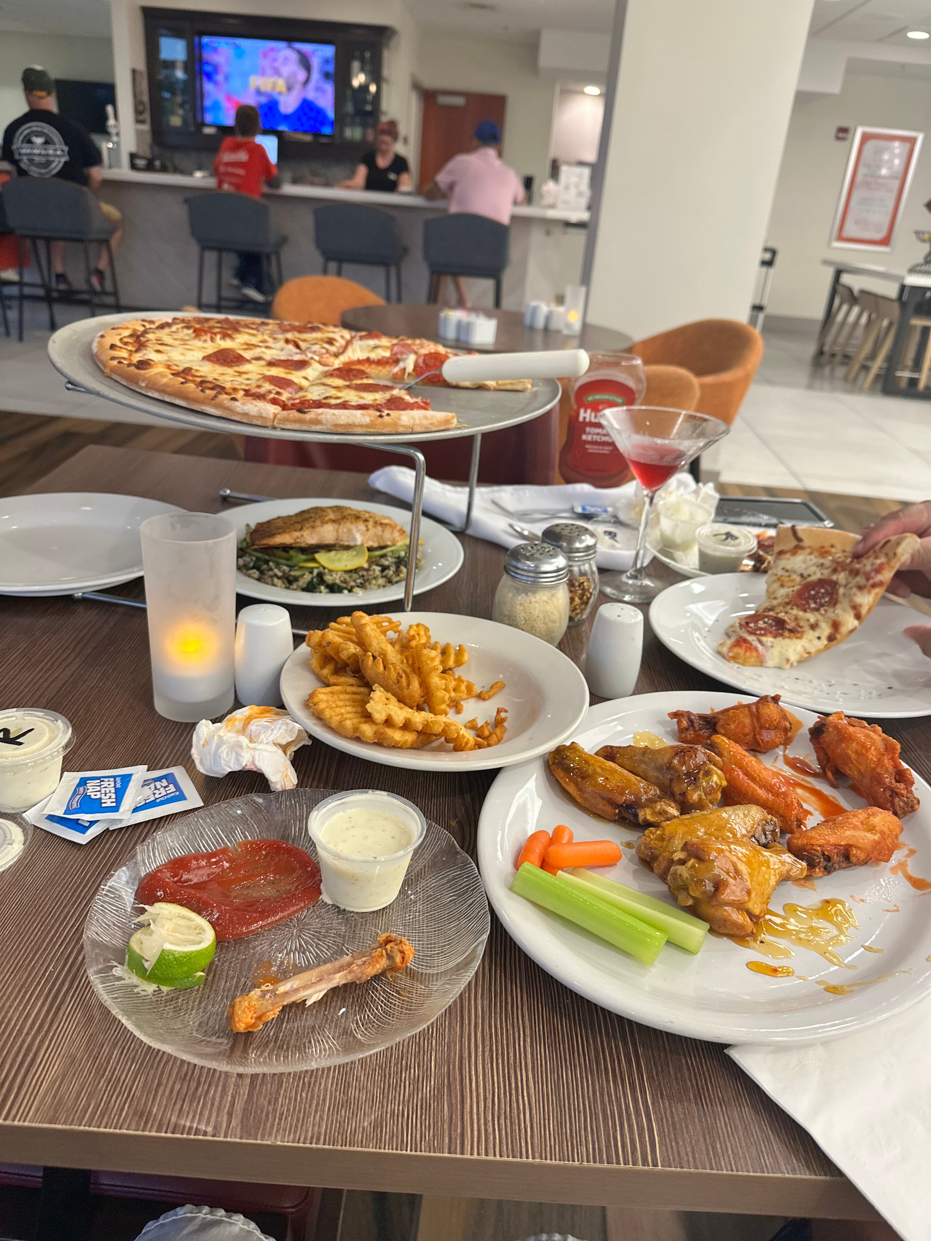奥科诺默沃克希尔顿花园酒店-旅行者