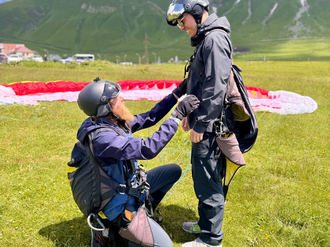 Paragliding in Georgia, Gudauri with SkyAtlantida-古道里必去景点