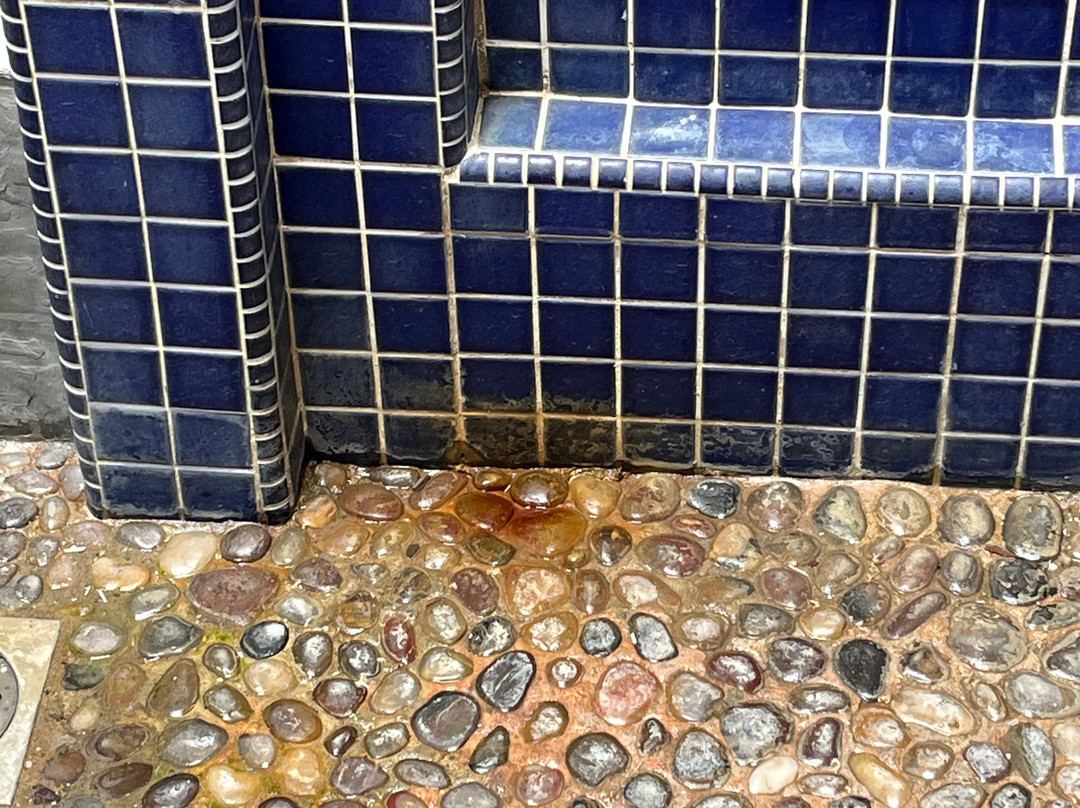 雅维林海中天酒店主图