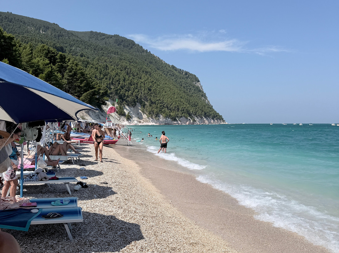 Spiaggia Urbani-Sirolo必去景点