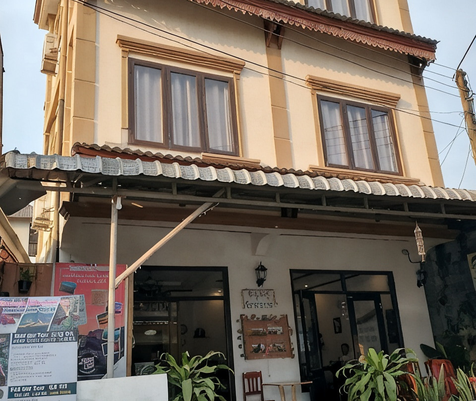 万荣山茶花酒店