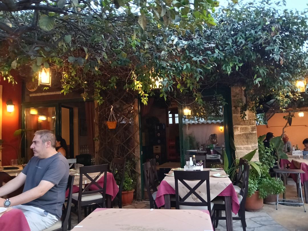 Taverna Agounistra - Yannis style
