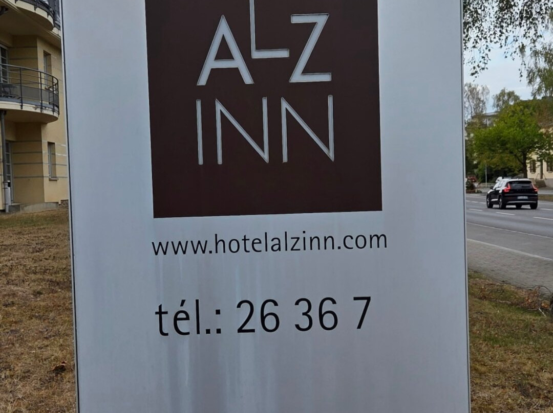 爱斯尼酒店主图
