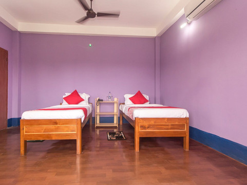 OYO 15844 Comfort Zone