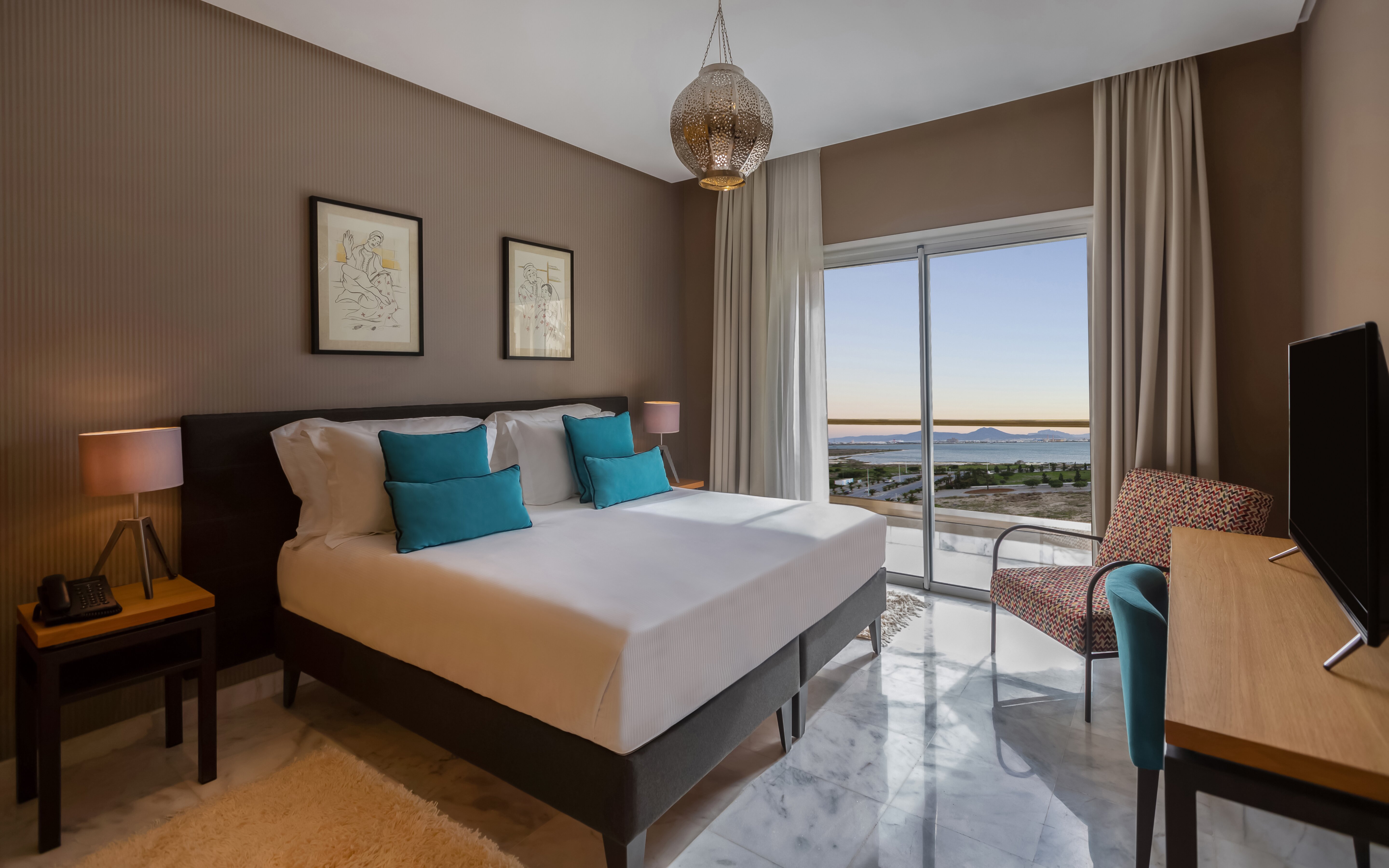 Adam Hotel Suites-官方