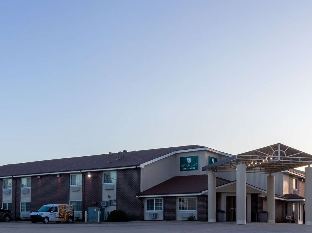 Bearcat Inn & Suites By Greentree主图