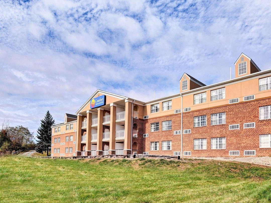 Comfort Inn & Suites Raphine - Lexington Near I-81 and I-64主图