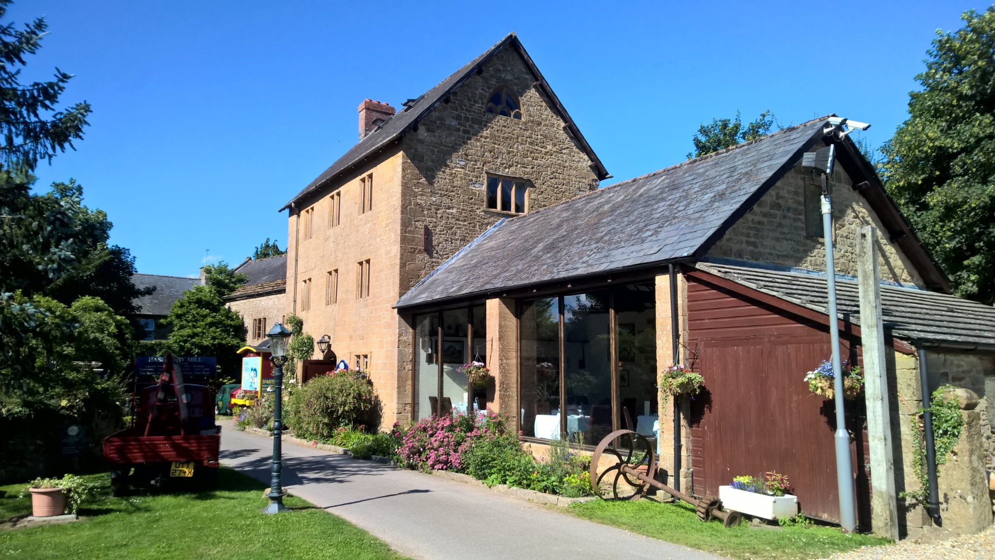 Haselbury Mill-官方