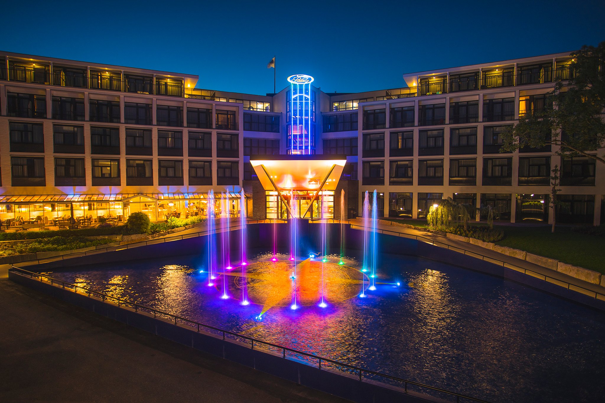 Preston Palace Almelo-官方