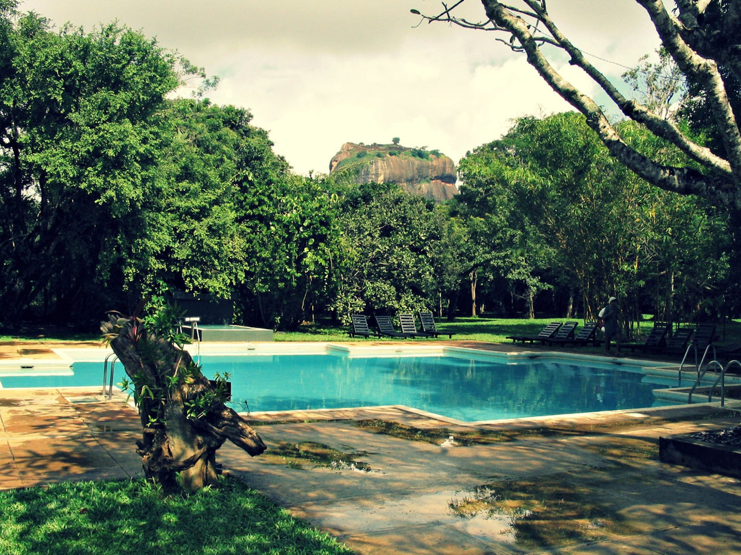 锡吉里亚村酒店