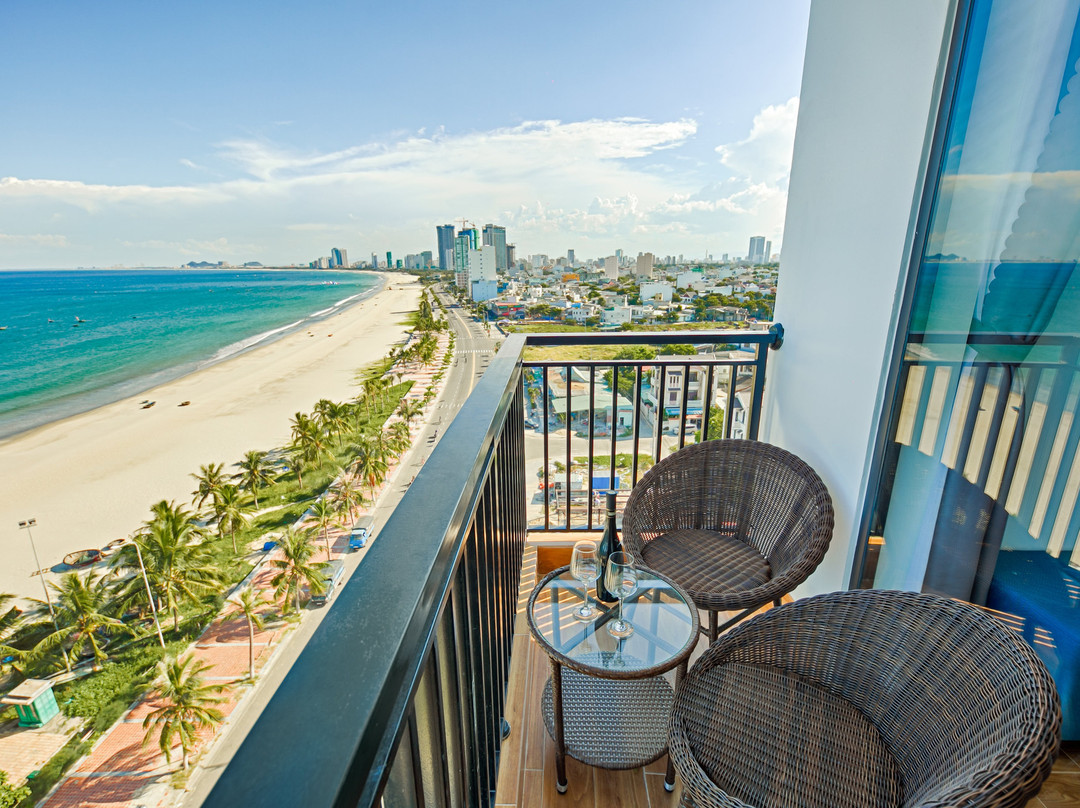 Seashore Hotel & Apartment