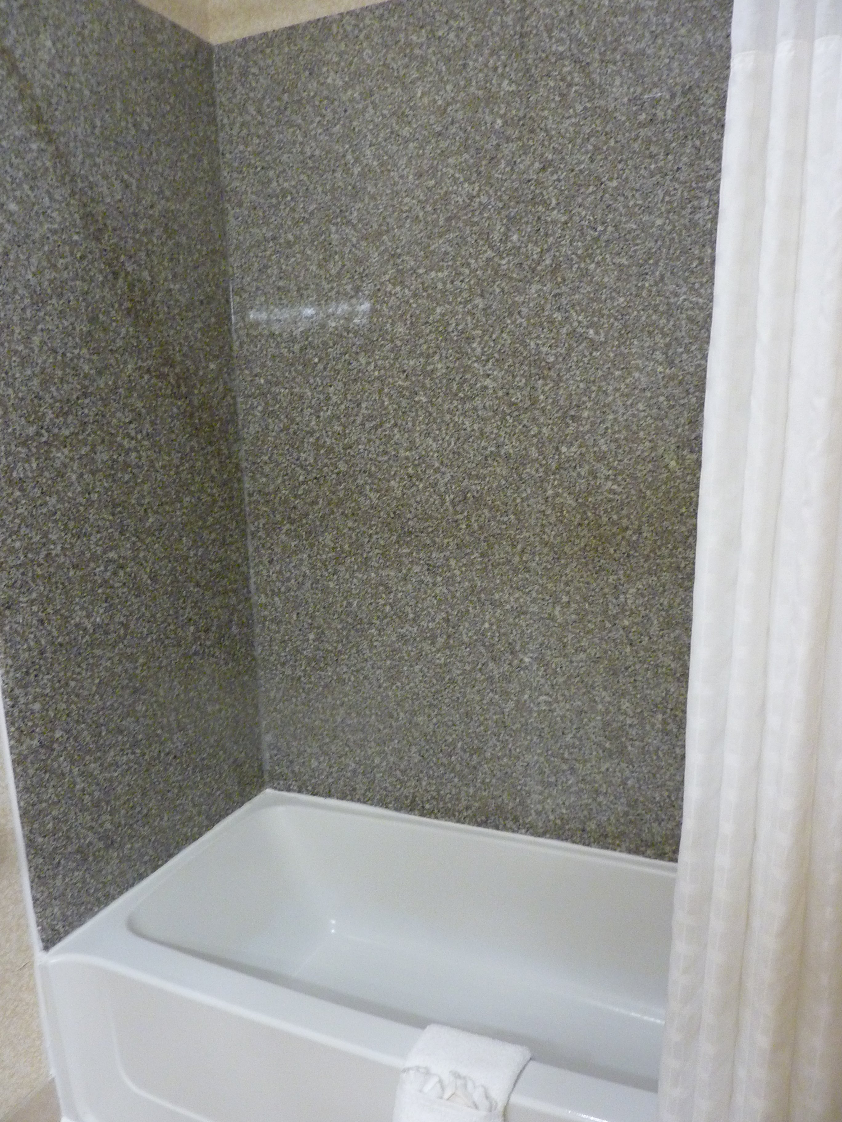 Quality Inn & Suites-浴室