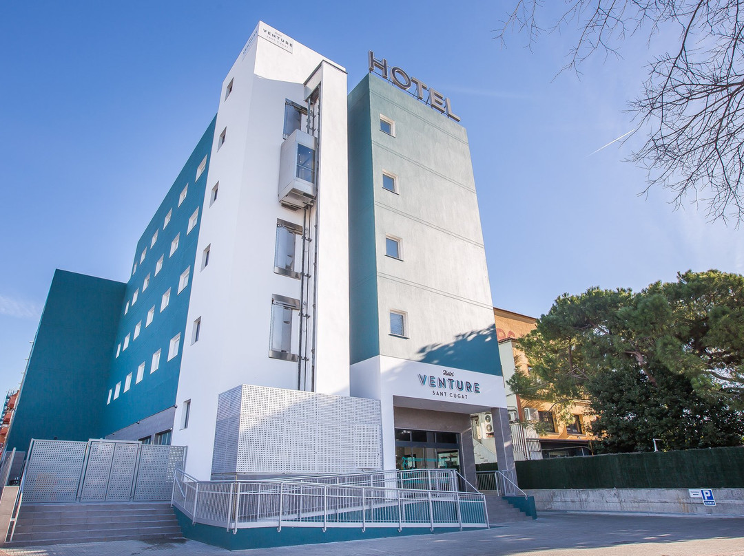 H2圣库加特酒店主图