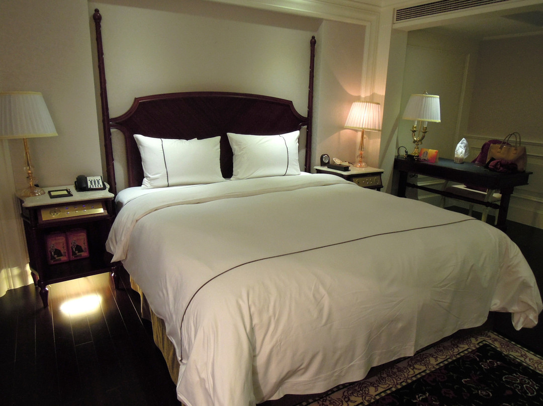 熹龙国际大酒店主图