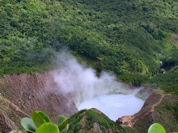 Boiling Lake景点图片