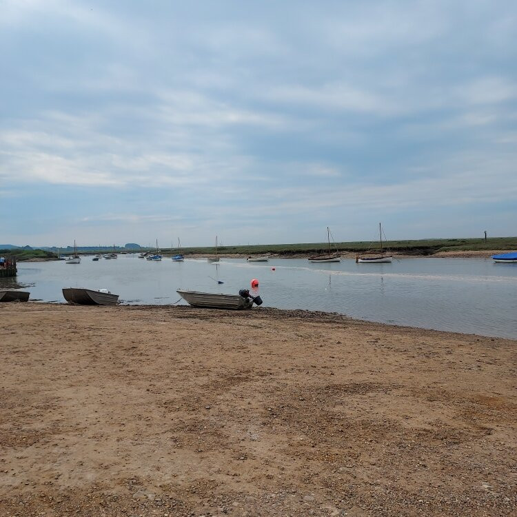 Burnham Overy Staithe Beach景点图片