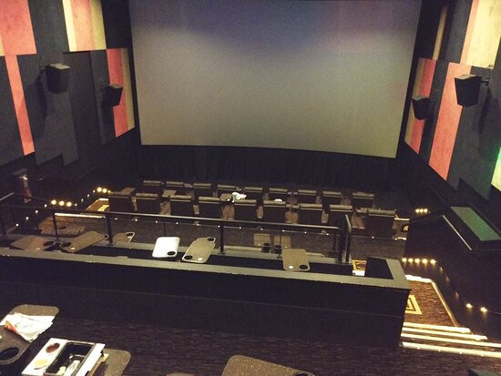 AMC Dine-in Shops at Riverside 9-Hackensack必去景点