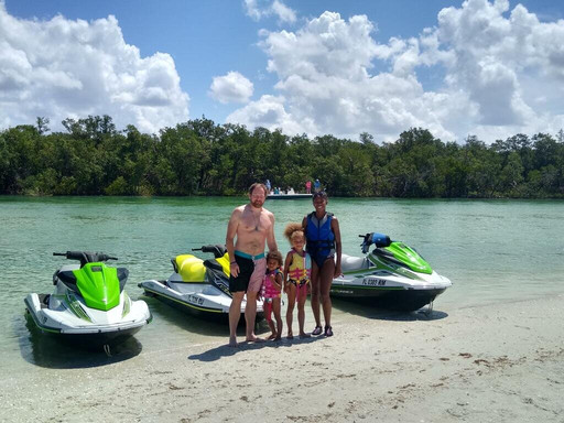 Adventure Water Sports, Inc.-迈尔斯堡海滩必去景点