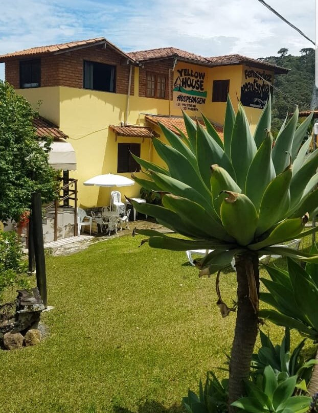 Hostel Yellow House
