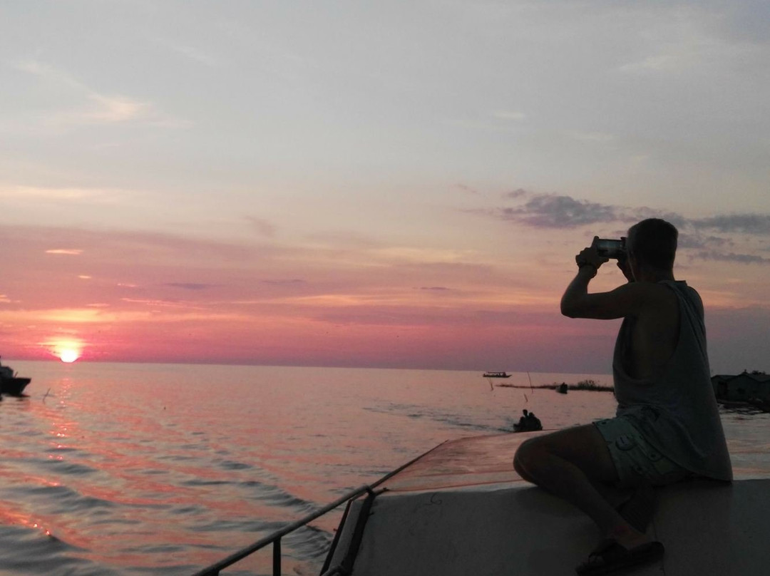 Community First: Kompong Khleang Floating Village Tours景点图片