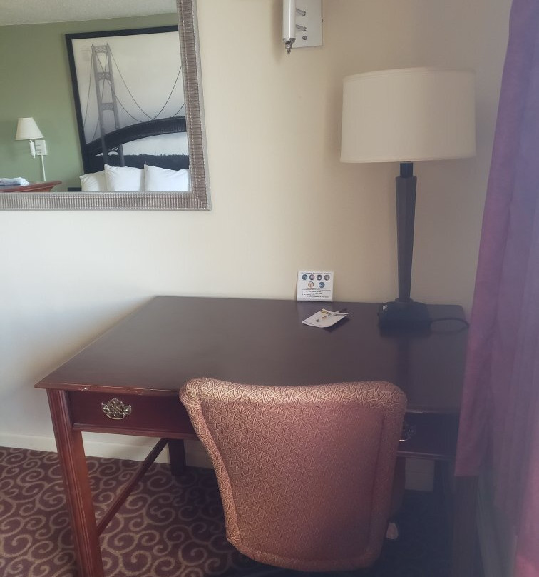 Super 8 by Wyndham Mt. Pleasant主图