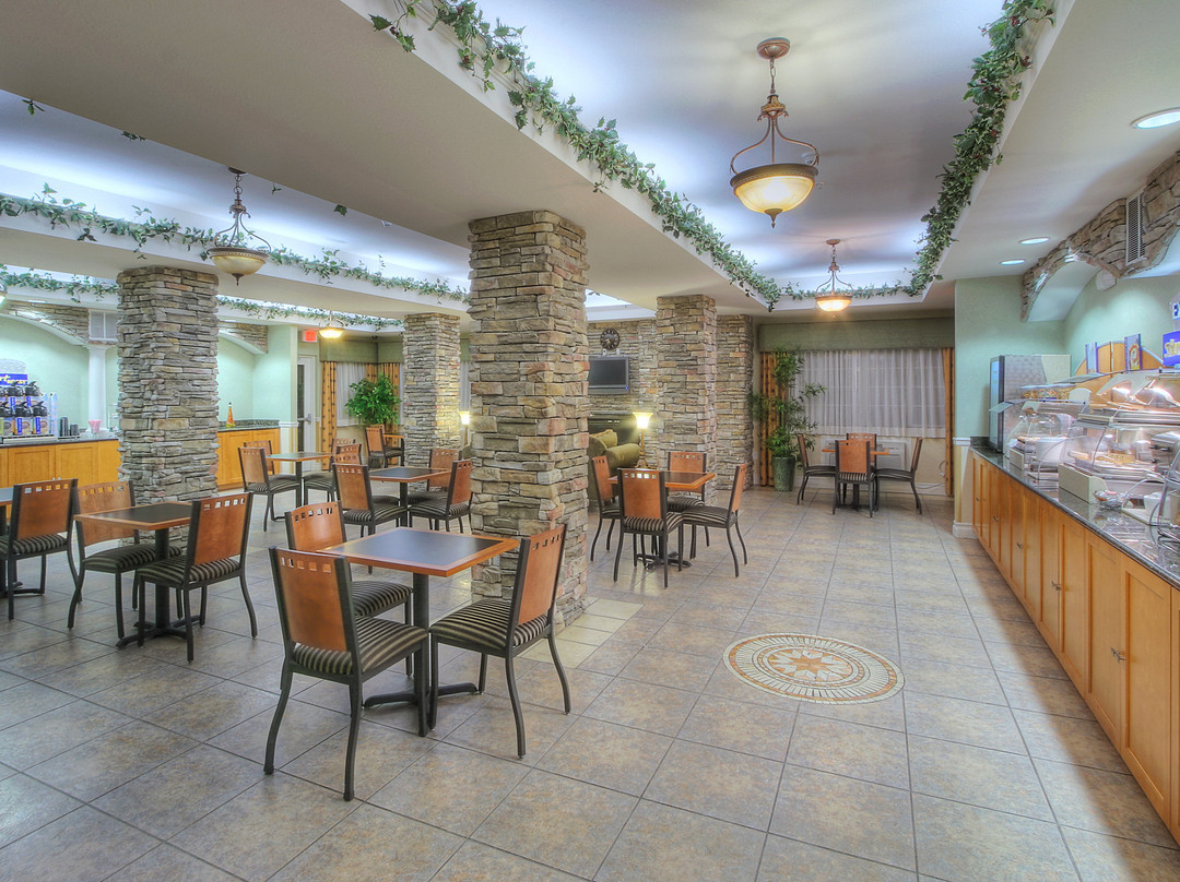 Holiday Inn Express & Suites Carlsbad By IHG主图