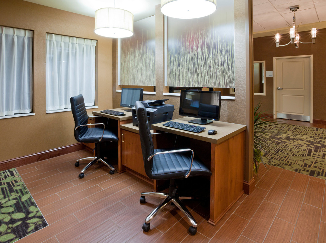 Holiday Inn Express & Suites Willmar By IHG主图
