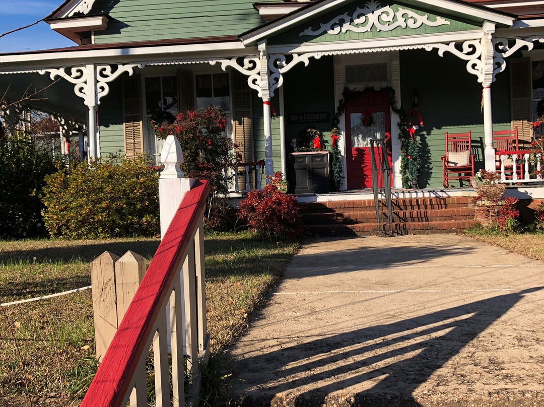 Holly House of Hamilton主图