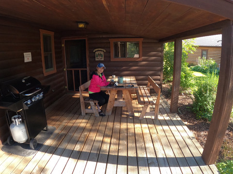 冰川户外木屋主图