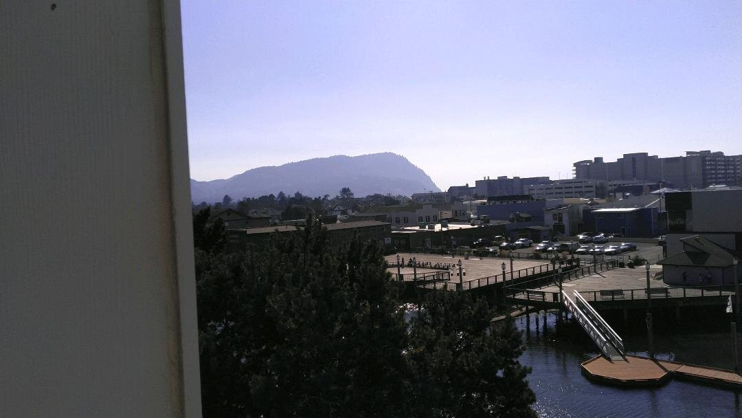 海滨会展中心快捷假日&套房酒店主图