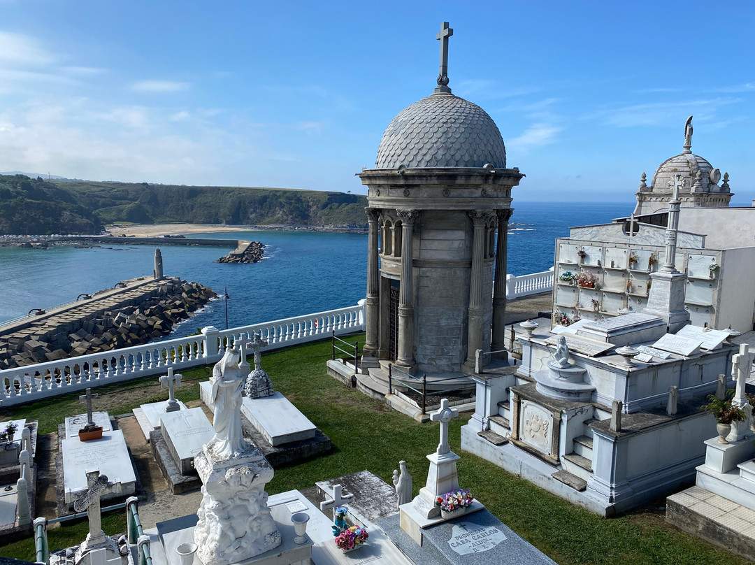 Cementerio de Luarca-卢阿尔卡必去景点