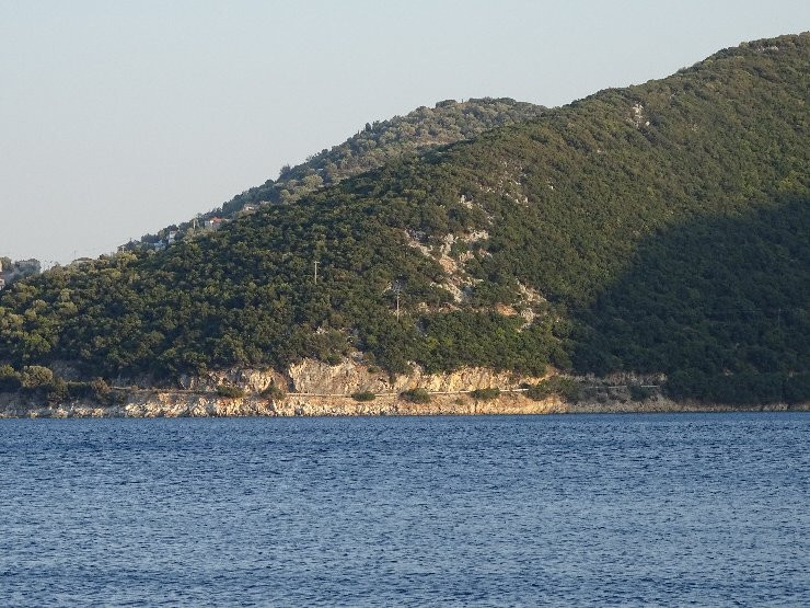 Paralía Fríkes-Frikes必去景点