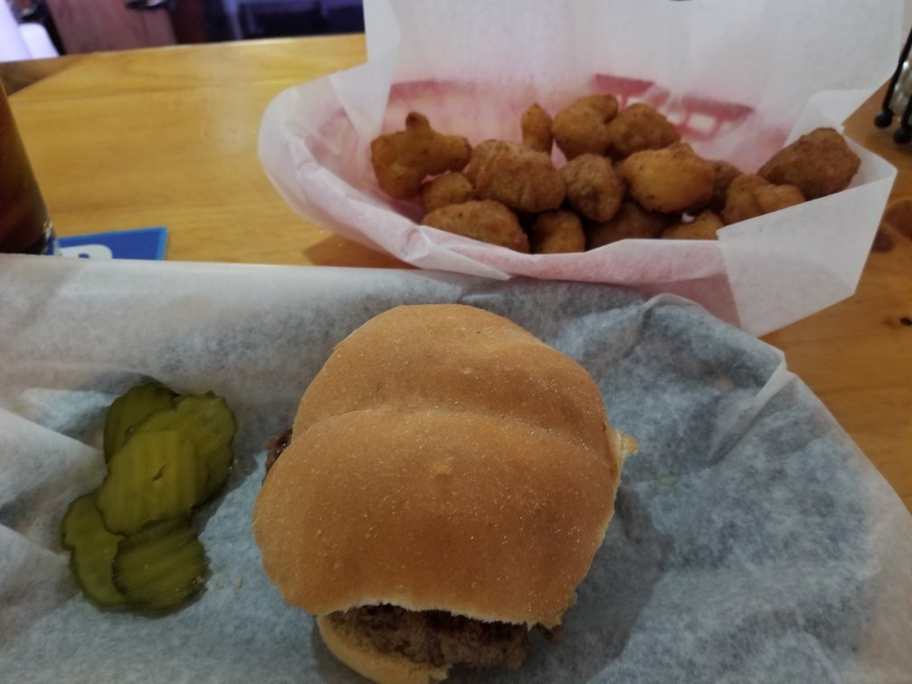 Uncle Mike's Corner Pub & Grill