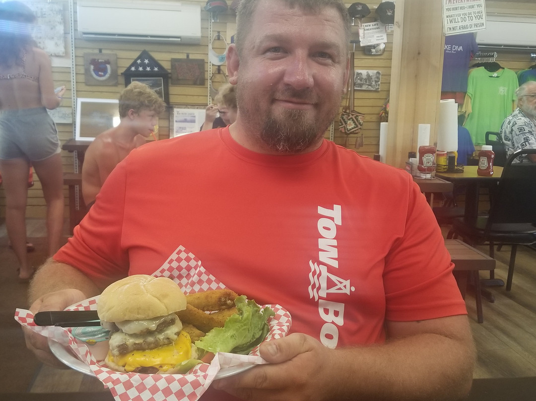 Lakeside Resort Restaurant & General Store主图