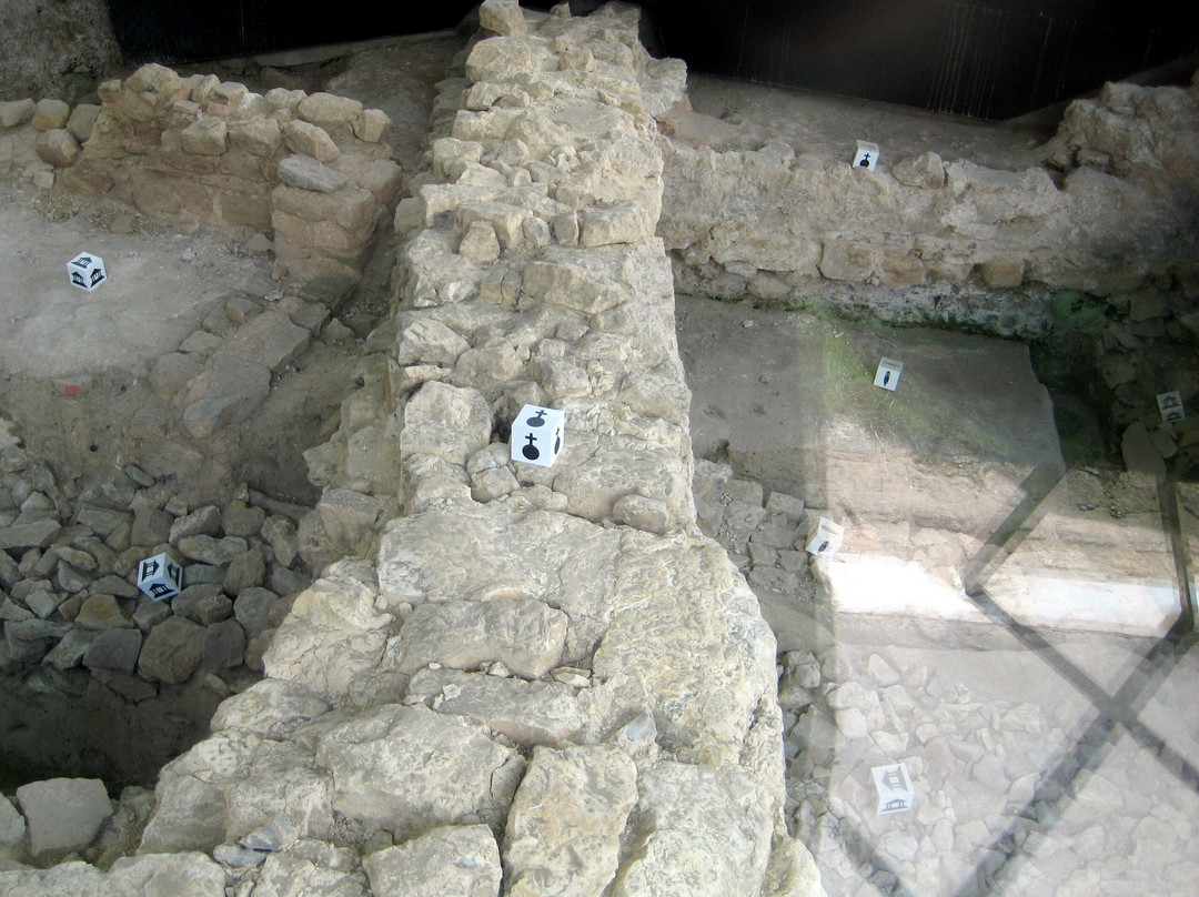 Archäologische Vitrine-亚琛必去景点