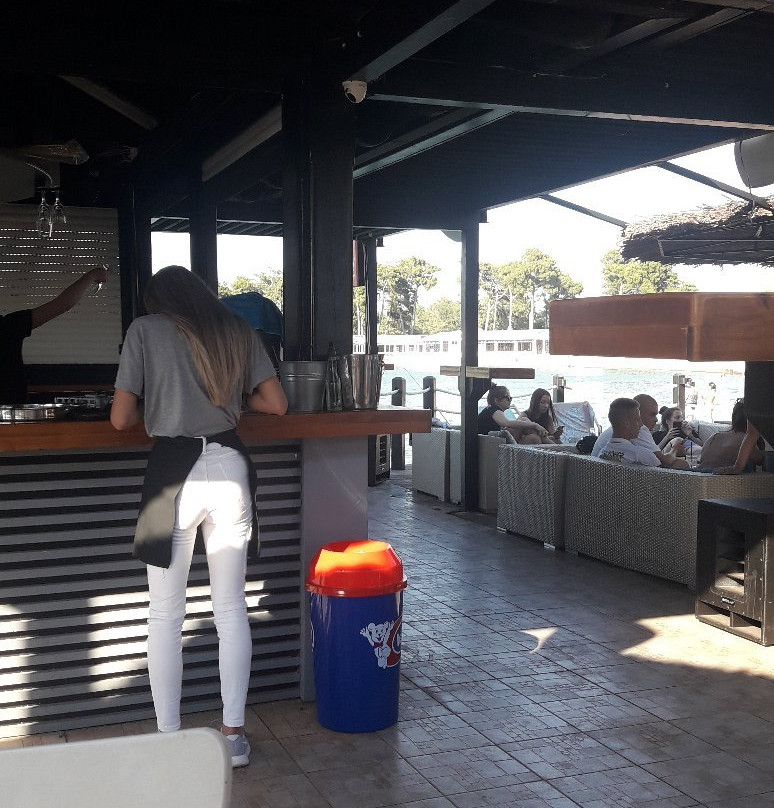 Goldfish Beach Bar-乌马格必去景点