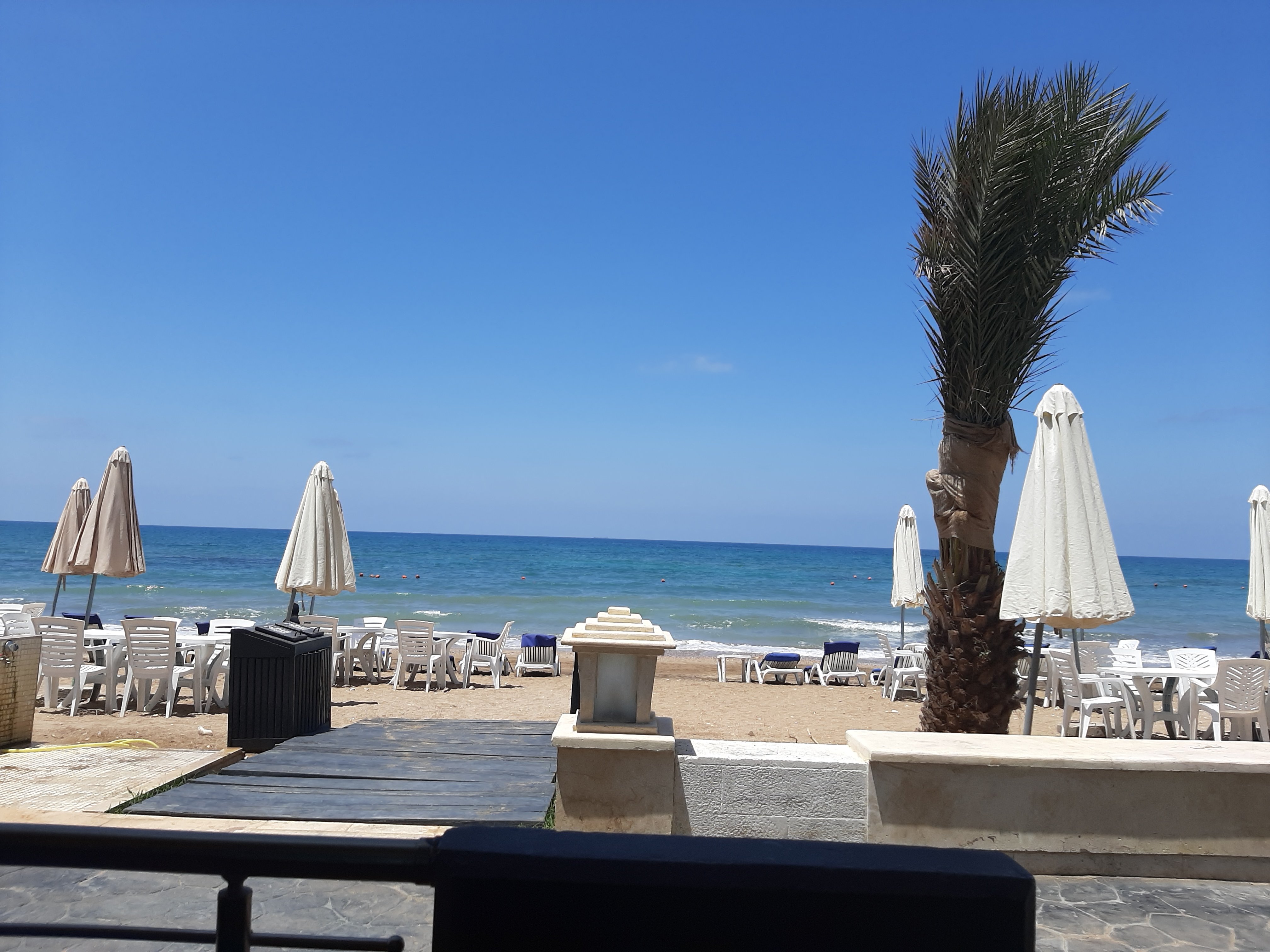 Holiday Beach Hotel-官方