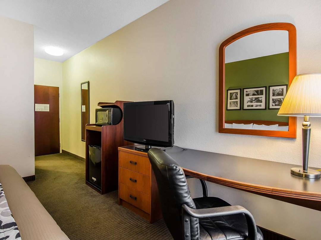 Sleep Inn & Suites Danville Hwy 58主图