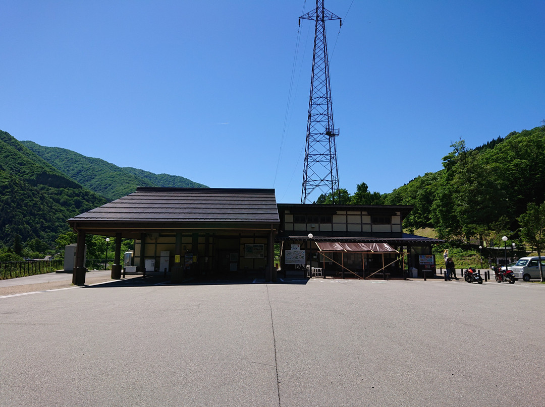 Michi-no-Eki Hidahakusan-白川村必去景点